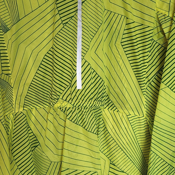 BROOKS RUN HAPPY DRIFT SHELL LIGHTWEIGHT WINDBREAKER JACKET SIZE MED WOMENS - Picture 5 of 10